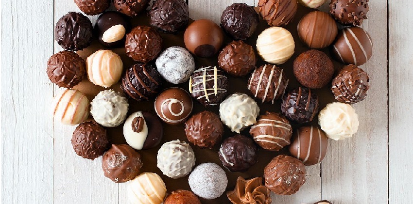 7. Hãy sẵn sàng để được tặng rất nhiều sô-cô-la ở Idaho: Tặng sô-cô-la là một việc làm đòi hỏi nhiều sự tinh tế và ở ở Idaho có một luật cấm tặng một món quà sô-cô-la có trọng lượng dưới một mức nhất định. 