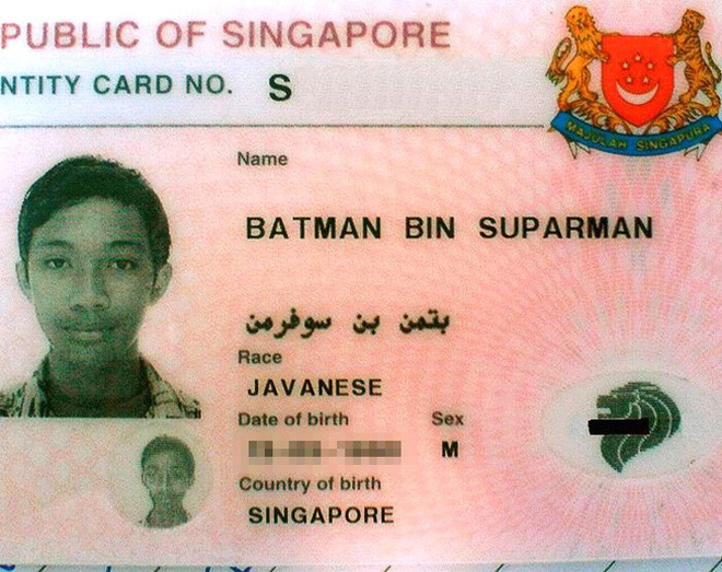 "Batman vs Superman" à? Xưa rồi, bây giờ phải là Batman Bin Suparman!