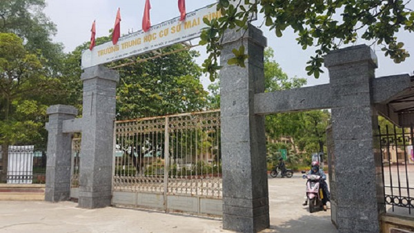 Thầy giáo để lọt đề thi tuyển sinh vào lớp 10 tại Hà Nội bị đình chỉ công tác