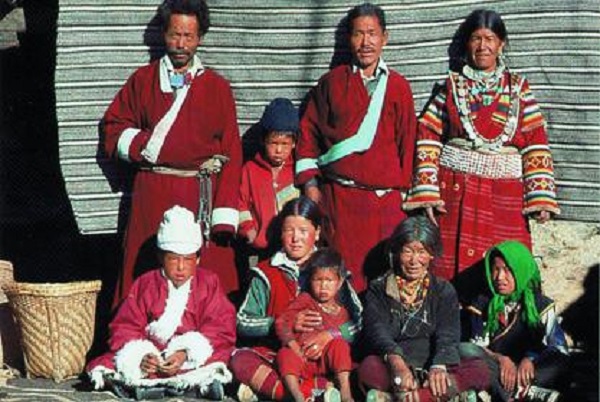 Chế độ đa phu kỳ lạ ở dãy Himalaya: Lấy toàn bộ anh em trong một gia đình làm chồng