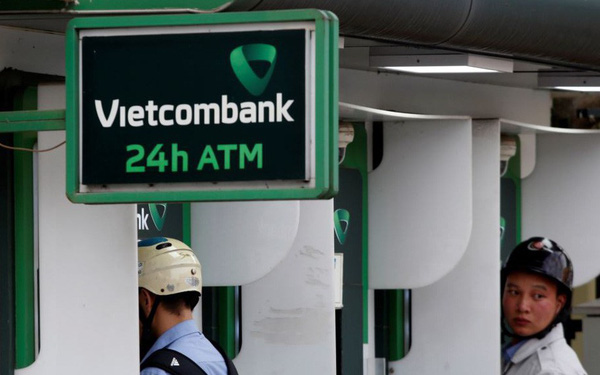 Vietcombank trở thành ngân hàng thu phí cao nhất khi tăng phí rút tiền ATM thêm 50%