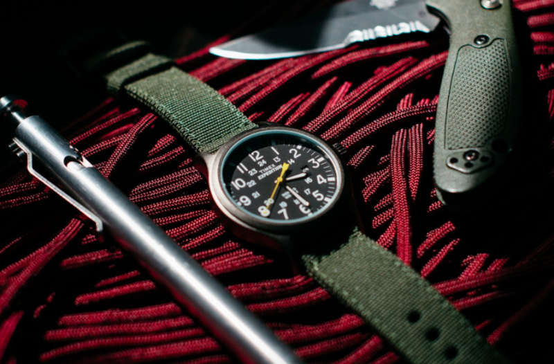 Đồng hồ military - những chiếc đồng hồ dư bền bỉ và thừa nam tính