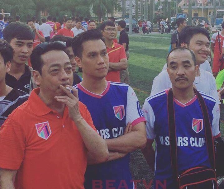 Hậu 'Người phán xử', 'nhà Phan Thị' rủ nhau đi đá bóng, làm từ thiện