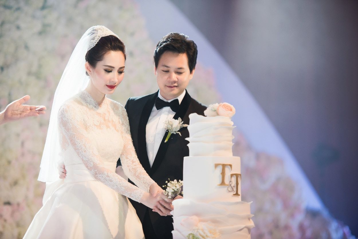Toàn cảnh lễ cưới của Hoa hậu Đặng Thu Thảo, giọt nước mắt, nụ cười và những điều chưa kể