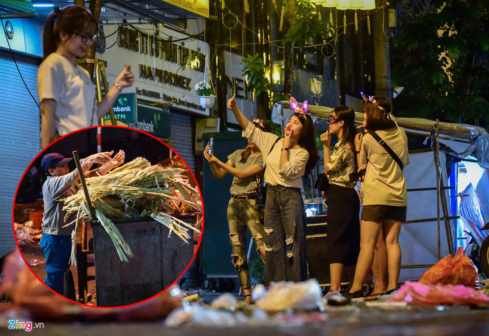 Hậu đêm trung thu: Cả phố Hàng Mã ngập ngụa trong rác, giới trẻ vẫn vô tư selfie, công nhân miệt mài dọn dẹp