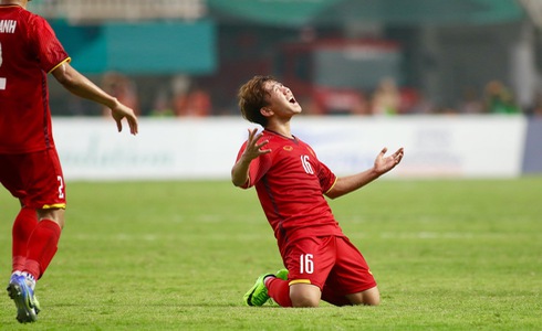 Profile đầy đủ của Minh Vương - chàng trai vừa ghi bàn thắng vực lại niềm hi vọng cho đội tuyển Việt Nam