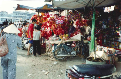 Chợ Trung thu Sài Gòn thập niên 1990.