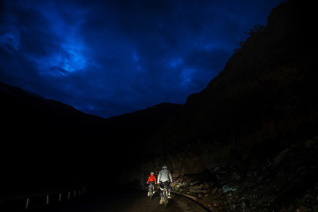 Có những ngày Chao đã cho Runxi chạy khoảng 16 km lên những ngọn núi ở xa nhà để tập luyện trước khi đạp xe lên đường.