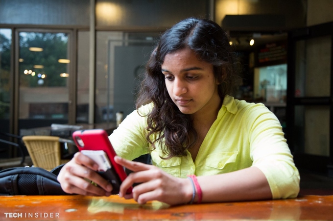 Tại quán cà phê CoHo, Priyanka Puram Sekhar, người mở câu lạc bộ an ninh mạng đầu tiên của trường cho biết, lúc đầu cô chưa từng nghĩ sẽ nghiên cứu khoa học máy tính dù được bố mẹ định hướng vào Stanford để học y.