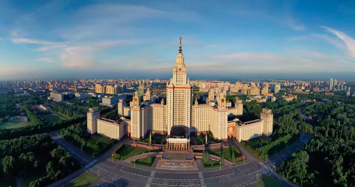 6. Đại học Quốc gia Moskva (Moscow, Nga): Còn gọi là Đại học Lomonosov, là một trong những trường đại học danh giá nhất nước Nga với kiến trúc độc đáo. Tòa nhà chính của trường cao gần 240 m nên trường được cho là ngôi trường cao nhất thế giới.