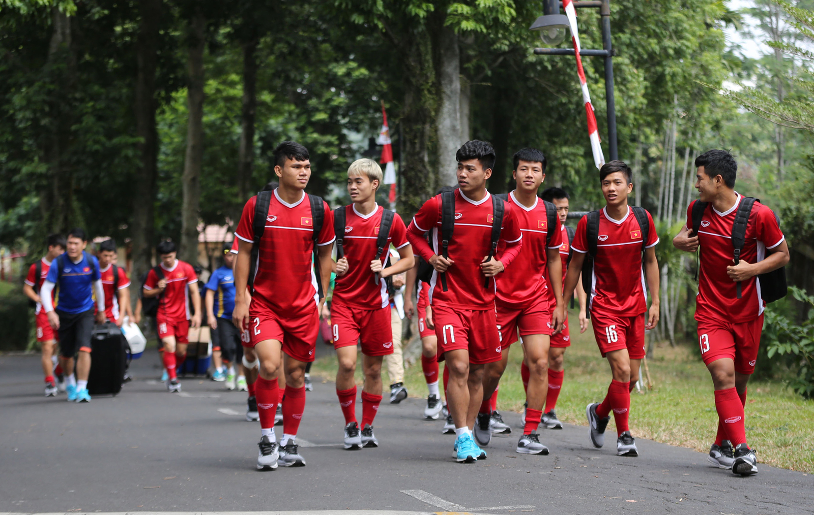 Đội được bố trí tập luyện trong khuôn viên của trường Sekolah Pelita Harapan International - Top 3 ngôi trường danh giá nhất Indonesia, được mệnh danh là ngôi trường dành cho con nhà giàu.