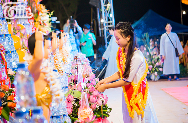 Sự kiện đã cho các tín đồ Phật giáo Việt Nam được hòa chung với hàng tỷ tín đồ Phật giáo trên khắp thế giới tưng bừng kính mừng đại lễ Phật đản.