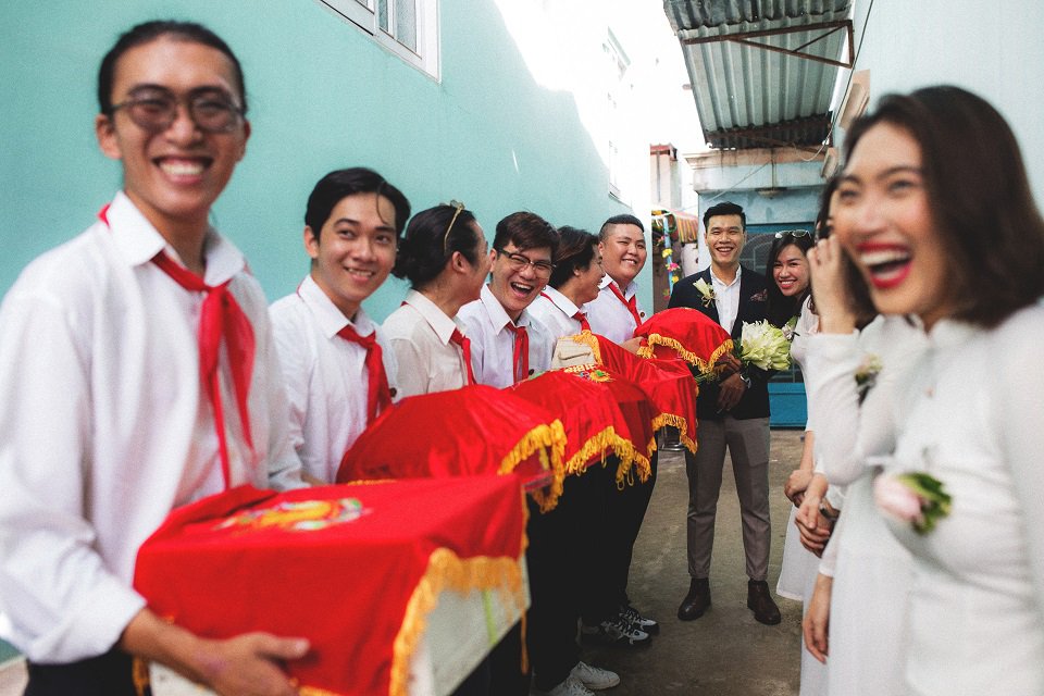 Chú rể Huỳnh Thanh Tùng và cô dâu Trương Xuân Quyên (cùng SN 1990), ở TP HCM đã mạnh dạn thực hiện ý tưởng độc đáo này trong lễ ăn hỏi.