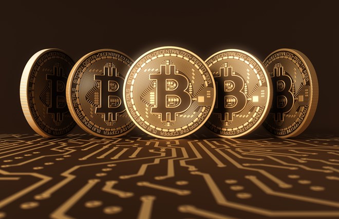 Bitcoin vượt đỉnh 12.000 USD dù bị chuyên gia đánh giá là độc hại với nhà đầu tư