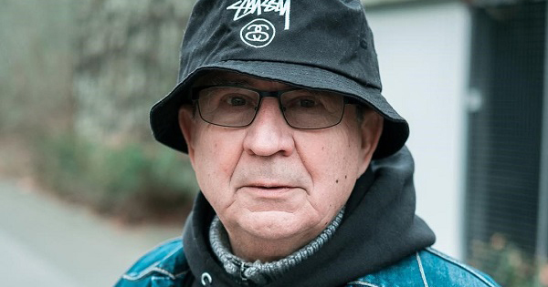 Cụ ông 71 tuổi “cháy” hết mình cùng các thương hiệu Streetwear đình đám