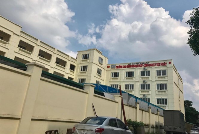 Trường cao đẳng “tàng hình” giữa trung tâm Hà Nội bị yêu cầu ngừng tuyển sinh trái phép