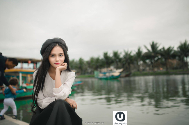 Bạn gái Việt nhỏ nhắn, xinh xắn xuất hiện long lanh trên trang mạng Hàn Quốc