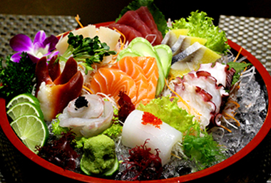 Đến ngắm hoa anh đào và ăn đồ Nhật tại 5 nhà hàng Nhật Bản hàng đầu ở Sài Gòn