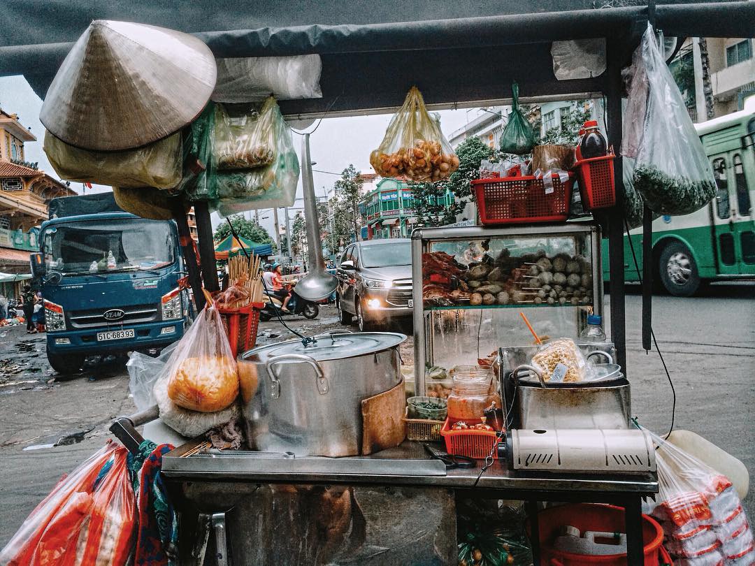 Ẩm thực Việt gom hết vào khu phố bán hàng rong mới đét ở Sài Thành ...