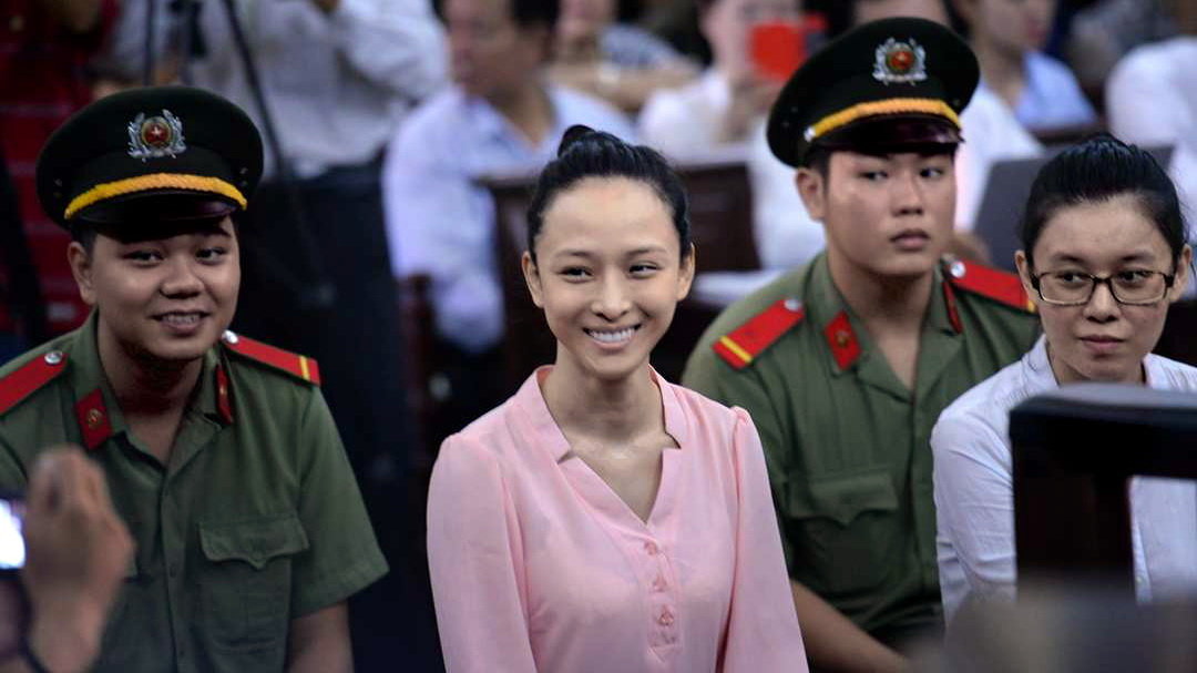 Trương Hồ Phương Nga và Nguyễn Đức Thùy Dung được tại ngoại, hoàn trả hồ sơ vụ án để điều tra bổ sung