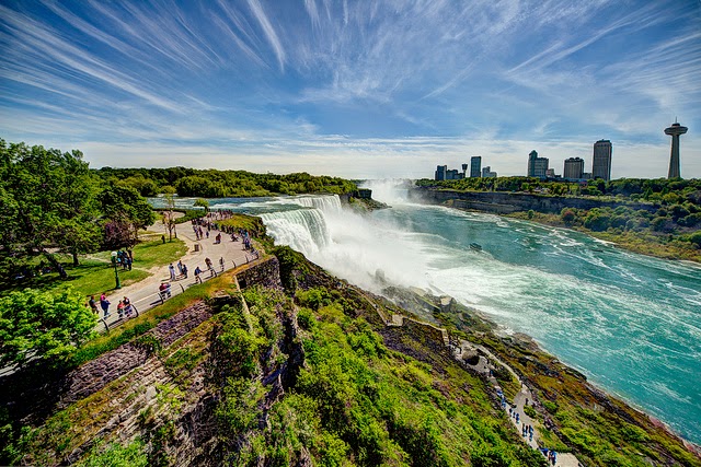 Thác Niagara và núi lửa Ijen - nơi thiên nhiên giao hòa với trời đất