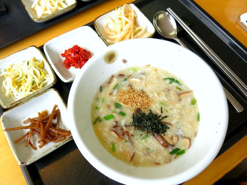 Khám phá ẩm thực khu Myeongdong nhộn nhịp ở Hàn Quốc