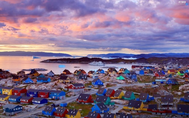 Mùa hè ở thị trấn Ilulissat ở Greenland 