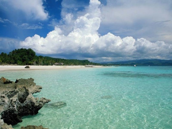Minh Châu - Đảo ngọc trên bãi biển Vân Đồn