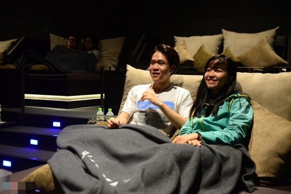 Rạp phim giường nằm đầu tiên tại Việt Nam, nên hay không nên?