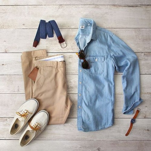 Khaki là gam màu được ưa chuộng nhất của quần chinos