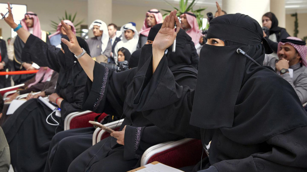 14.000 phụ nữ Ả Rập đấu tranh đòi tự do