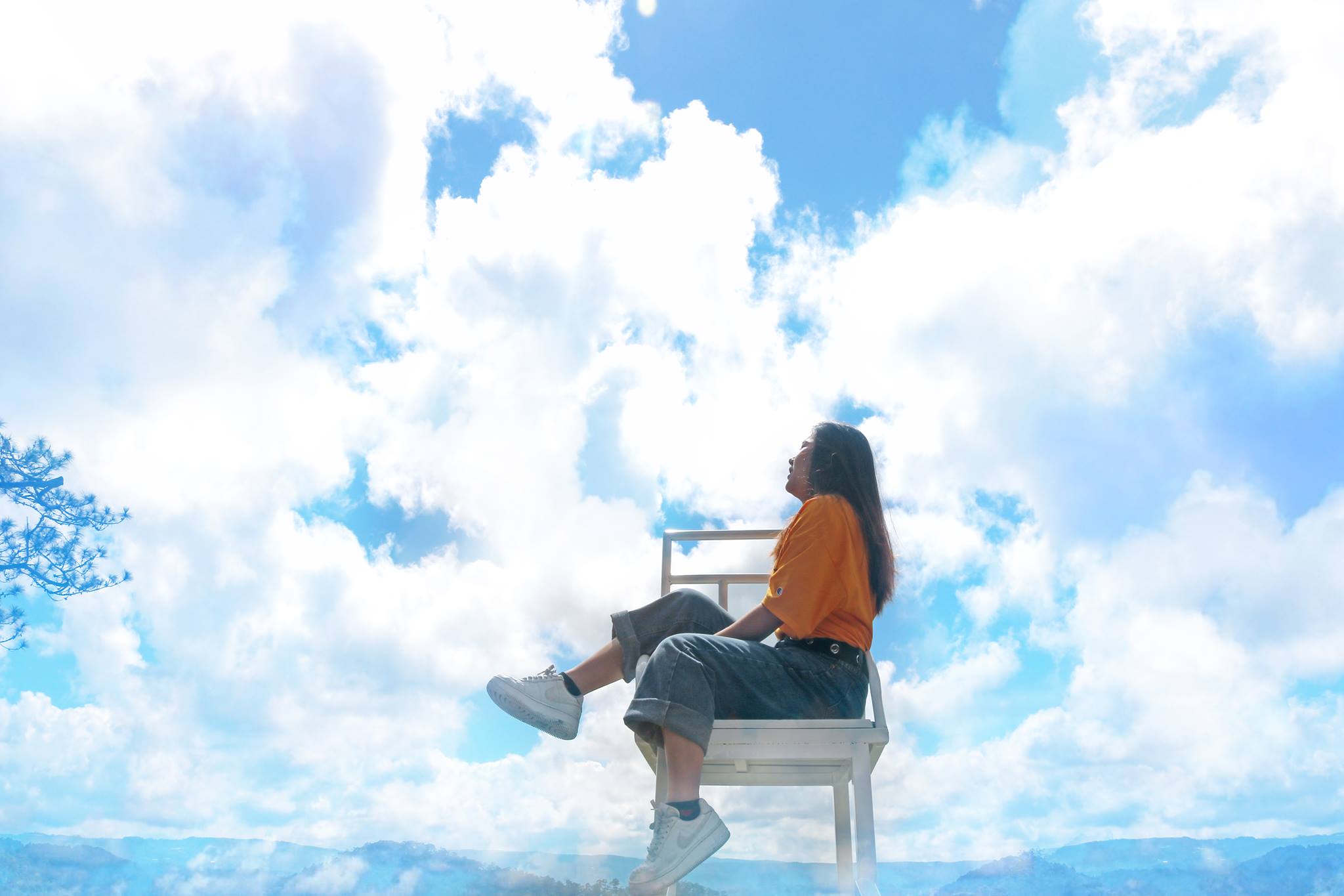 Quên cầu thang trắng đi, giờ Đà Lạt còn xuất hiện thêm “ghế săn mây” chụp ảnh ảo hơn gấp tỉ lần