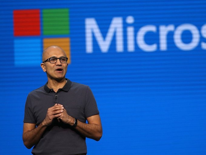 Satya Nadella - CEO Microsoft: Ông học Kỹ thuật điện tại Học viện Công nghệ Manipal, sau đó học thạc sĩ Khoa học tự nhiên ở Đại học Wisconsin-Milwaukee và MBA ở Đại học Chicago.