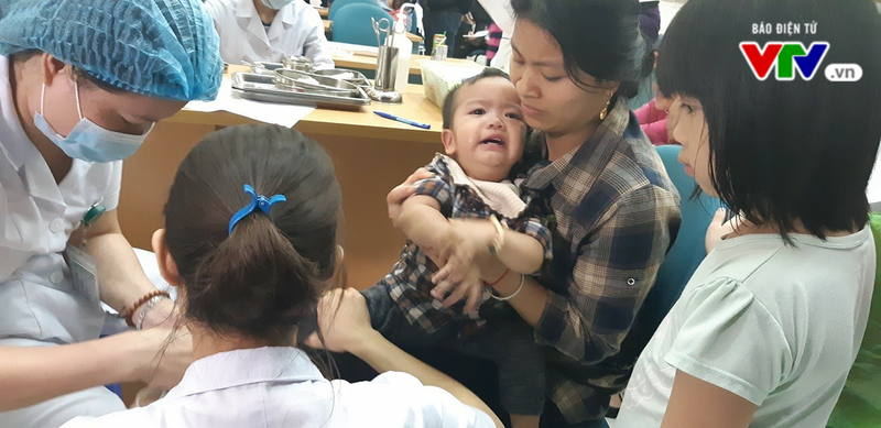 Hàng trăm trẻ mầm non ở Bắc Ninh nghi nhiễm sán lợn về Hà Nội xét nghiệm sau khi 3 em dương tính