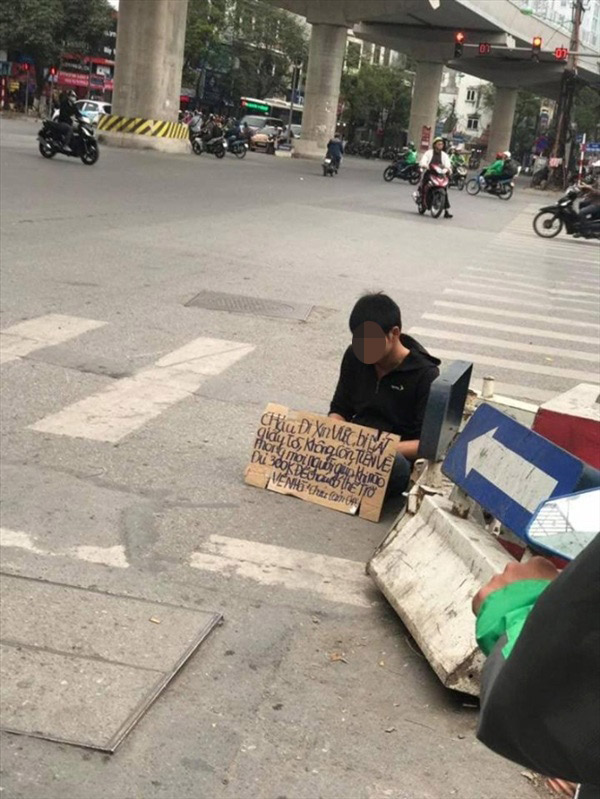 Thanh niên ăn xin trên phố Hà Nội để có tiền về quê nhưng quê đâu chưa thấy lại thấy tậu xe sang, 