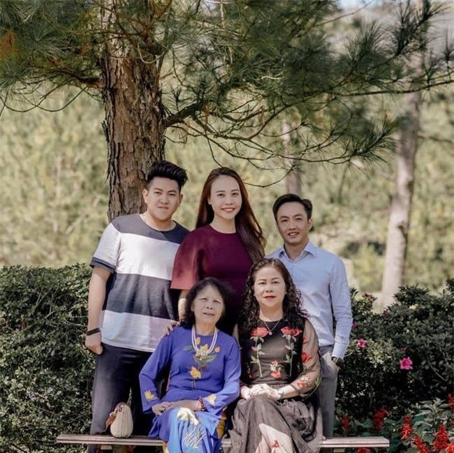 Con rể quốc dân Cường Đô La: Điều chưa bao giờ làm với mẹ Hà Hồ lại thường xuyên làm với mẹ Đàm Thu Trang