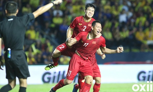 Thắng 1-0, fan Việt lại đào mộ cầu thủ Thái từng tuyên bố 