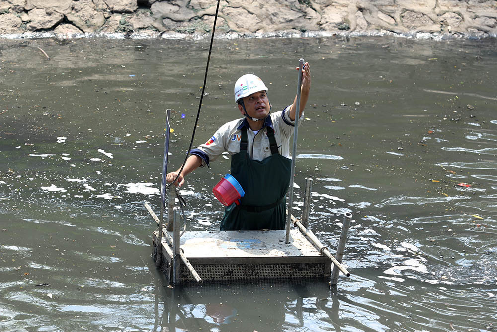 Ảnh 5: Tiến sĩ Nhật làm điều kỳ lạ giữa sông Tô Lịch - We25.vn