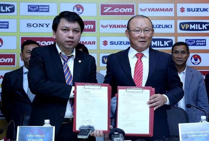 Trước thềm SEA Games 30, HLV Park Hang Seo chốt ký hợp đồng