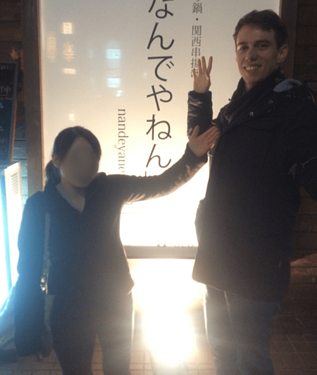 Hài hước việc khách Tây kể 'khổ' vì sống như người khổng lồ ở Nhật Bản
