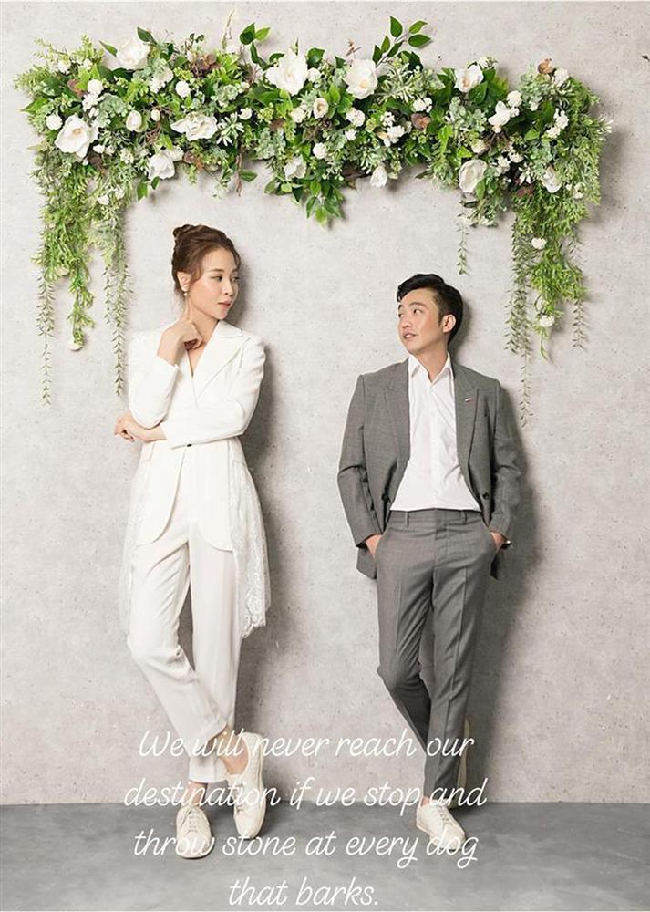 Đàm Thu Trang tiết lộ thiết kế váy cưới chính thức gợi cảm nhất Vbiz