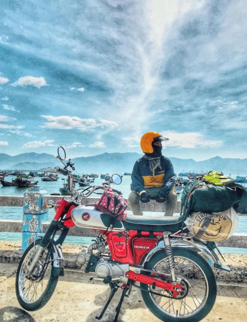 Bỏ công việc Kiến trúc lương cao, chàng trai xứ Quảng du lịch xuyên Việt bằng xe máy: Đời người chỉ có 1 lần thôi !
