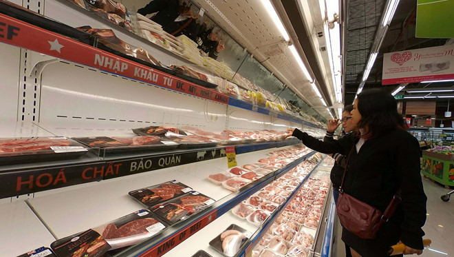 Giá chỉ 30.000 đồng/kg, thịt heo nhập khẩu vào TP.HCM tăng vọt, người tiêu dùng có thêm nhiều lựa chọn