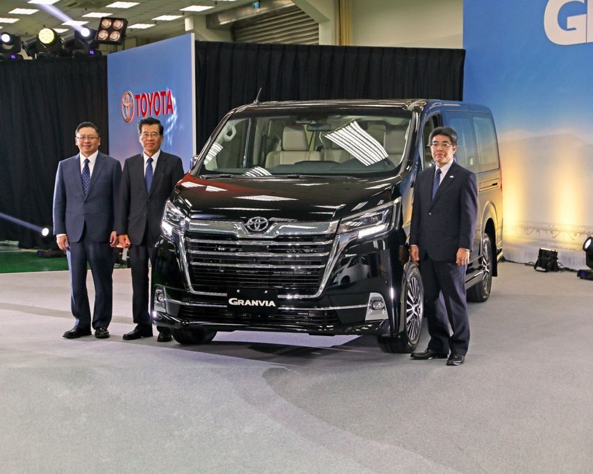 Toyota Granvia 2020 - 