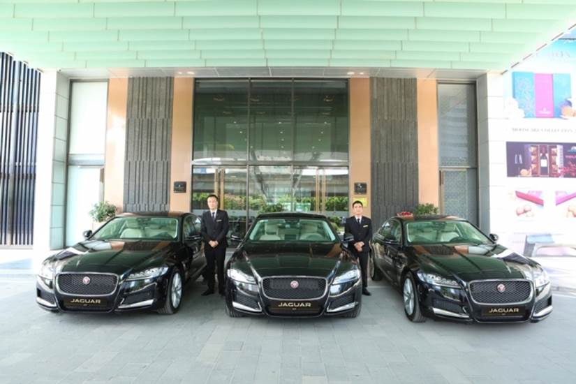 Khách sạn 5 sao tại Hà Nội mua cùng lúc 3 chiếc Jaguar XF Prestige, tổng giá trị hơn 8 tỷ đồng