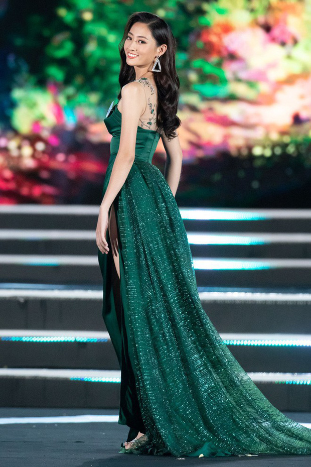 NTK  Audrey Hiếu Nguyễn bất ngờ tiết lộ sự thật về chiếc váy dạ hội màu xanh may mắn của Hoa hậu Lương Thùy Linh trong đêm chung kết