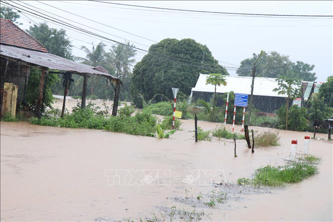 Đắk Lắk: Mưa lớn biến một số địa phương thành biển nước, nặng nhất là 2 huyện Ea Súp và Buôn Đôn