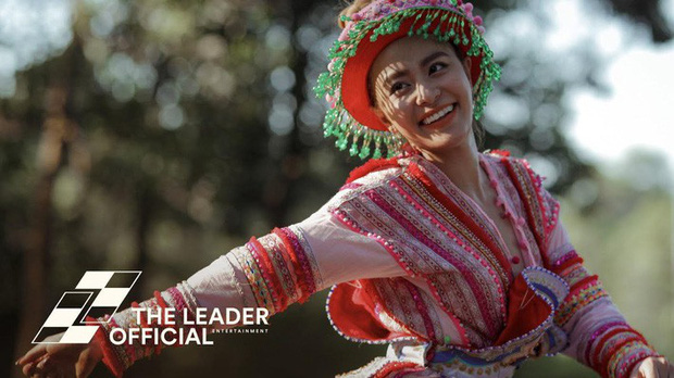 Mãn nhãn với loạt váy áo mang đậm nét văn hóa Việt trong 3 MV của Hoàng Thùy Linh