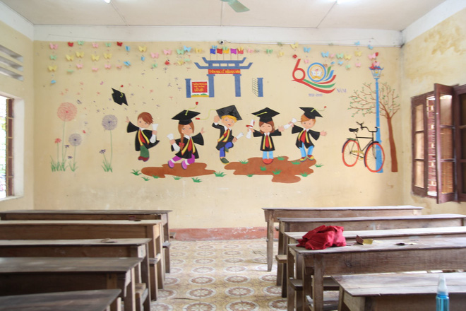 Tường lớp học được học sinh biến thành tác phẩm đầy sắc màu và ý ...