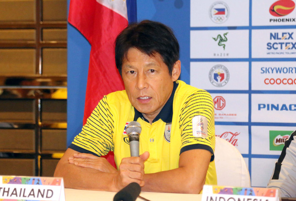 HLV Nishino thay mặt trợ lý xin lỗi thầy Park vì hành động khiếm nhã khi gặp lại ở SEA Games